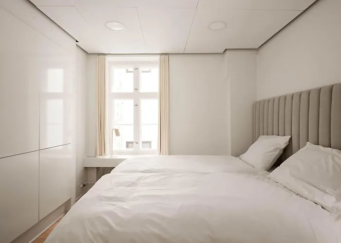 Queens By Daniel&jacob's