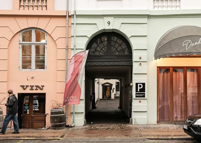 Queens By Daniel&jacob's